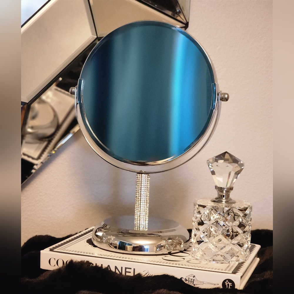 Silver Bling Make-Up Mirror with other side Magnifying 🔎 New without Tags